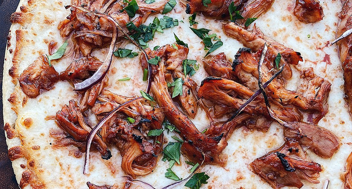 BBQ-Chicken-Thighs-Pizza-