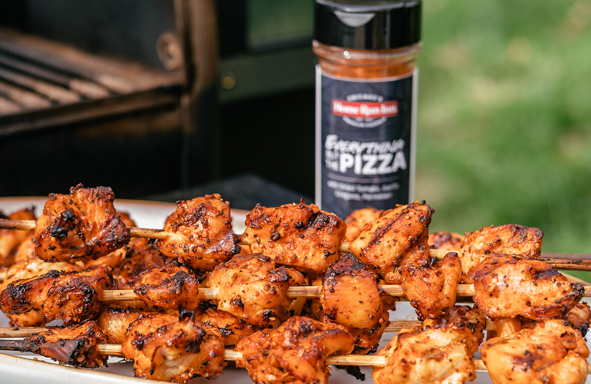 Grilled chicken skewers seasoned with pizza spice